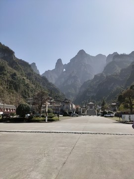 天門山與公路