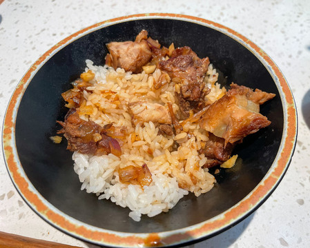 排骨煲仔飯