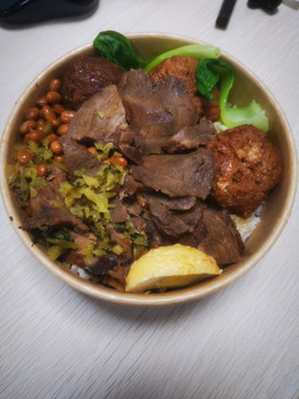 牛肉飯