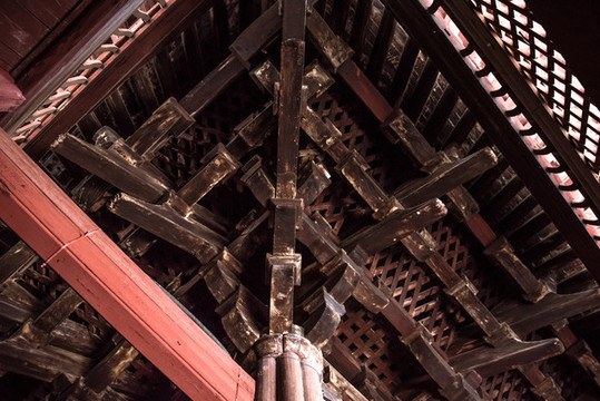 保國(guó)寺大殿轉(zhuǎn)角鋪?zhàn)? style=