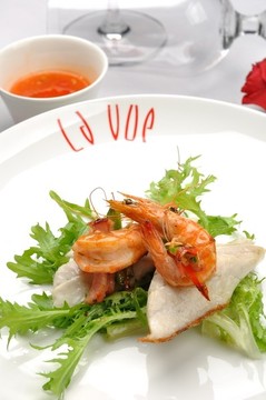 香煎鱸魚(yú)鮮蝦卷配檸檬汁