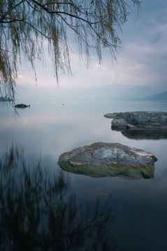 邛海石塊