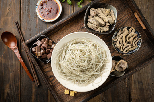 南京鴨血粉絲湯