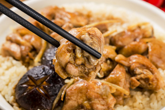 香菇滑雞飯