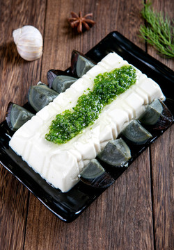 皮蛋豆腐