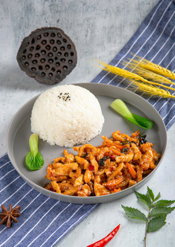 魚香肉絲飯