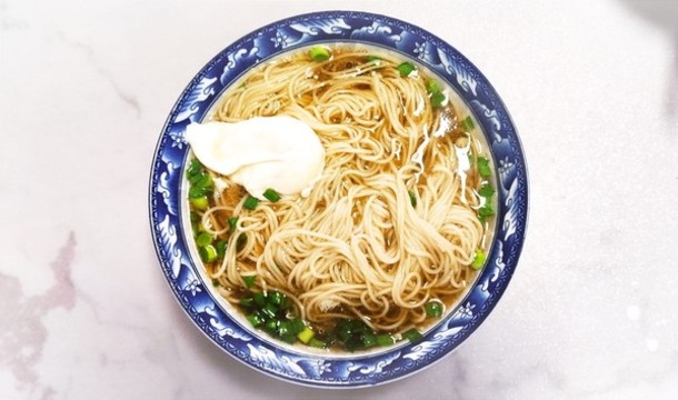 雞蛋陽(yáng)春面