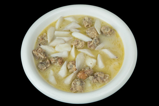 酥肉蘿卜湯