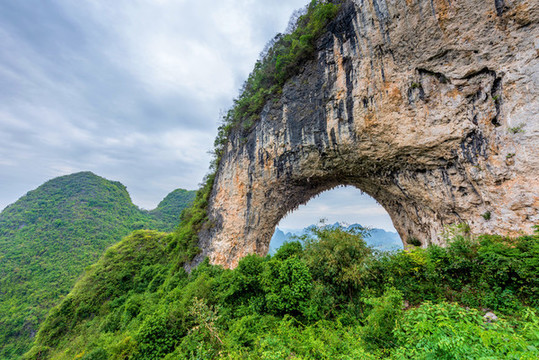 中國廣西桂林陽朔月亮山風景區(qū)