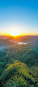 航拍豎幅大山日出
