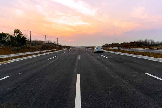 公路晚霞