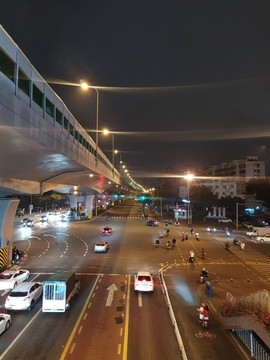 道路車流夜景