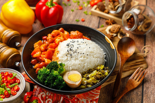 特色宮保雞丁蓋澆飯
