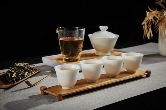 白茶茶湯