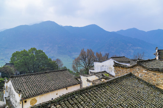 江西婺源篁嶺的老式房屋飛檐