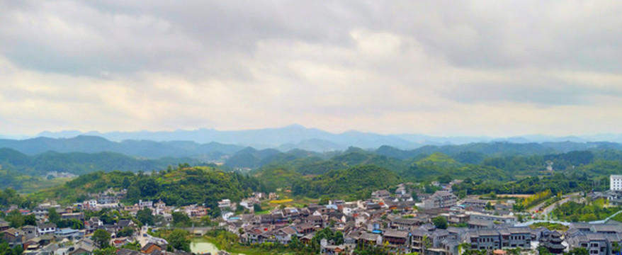 群山風(fēng)景長(zhǎng)幅圖片