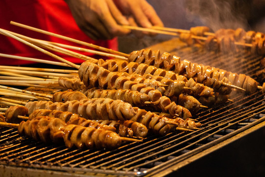 美食燒烤烤串面筋串夜宵小吃