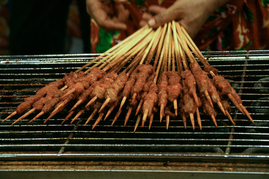 美食燒烤烤串羊肉串夜宵小吃