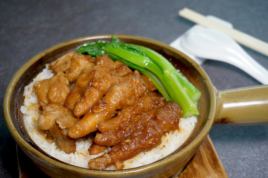 鳳爪排骨飯