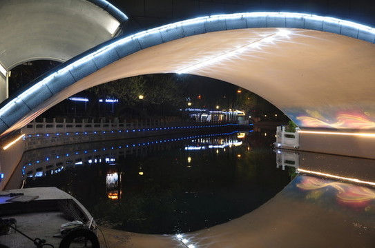 濟(jì)南環(huán)城公園夜景