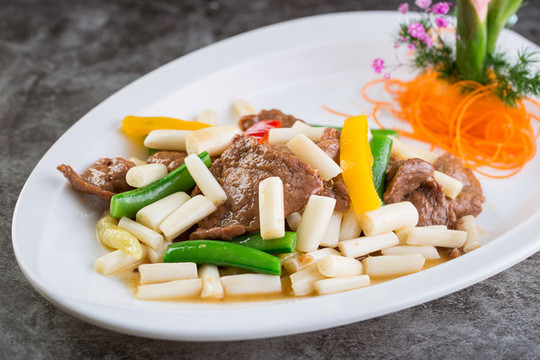 藕尖生炒黃牛肉