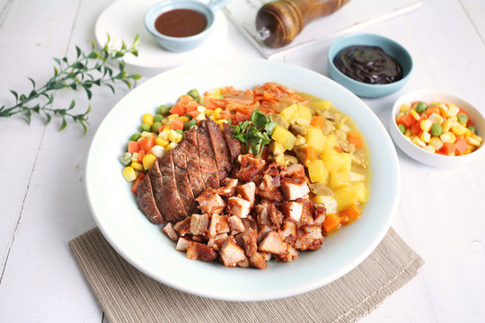 牛排烤肉咖喱雞三拼飯