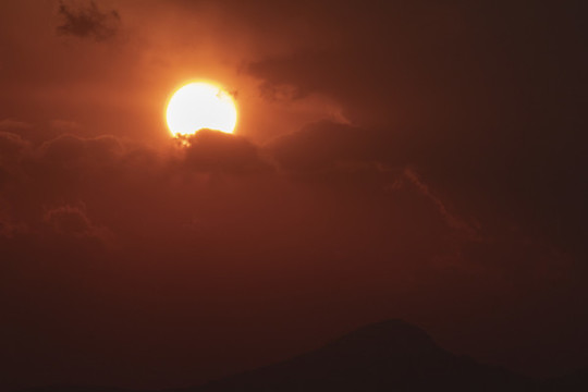 太陽(yáng)