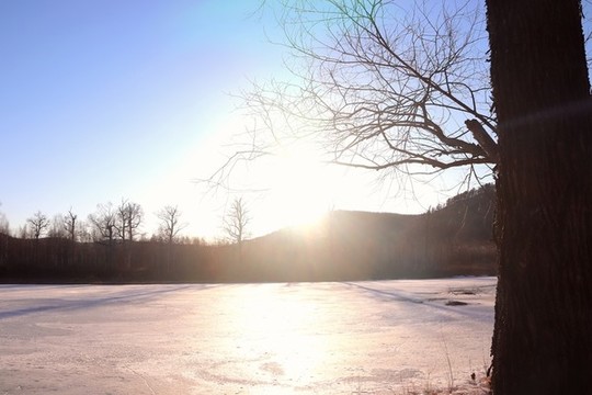 冬雪斜陽(yáng)