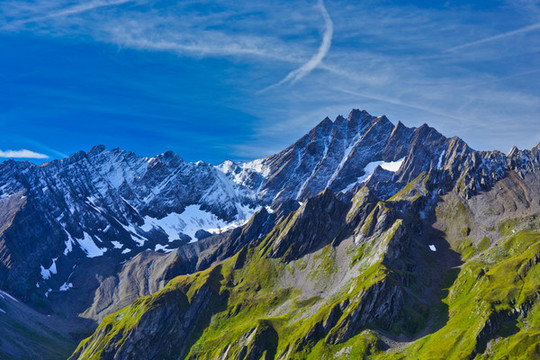 山景與雪山