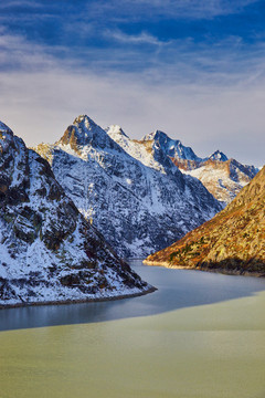 山景與雪山