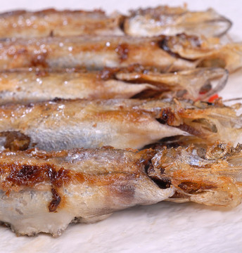 鐵板多春魚