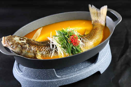 明爐酸湯仔烏魚