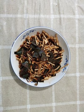 涼拌魚腥草