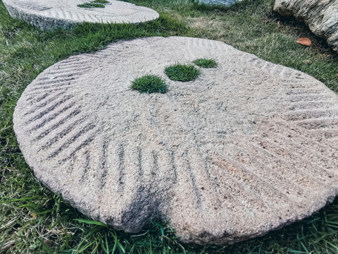 磨盤石