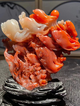 玉雕力爭(zhēng)上游