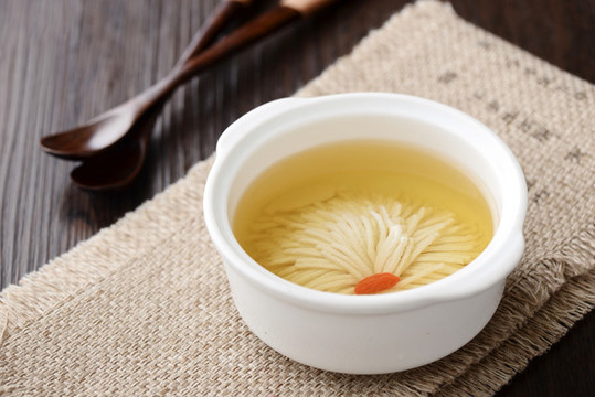 清湯菊花豆腐