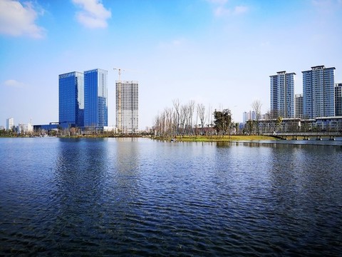 城市湖泊