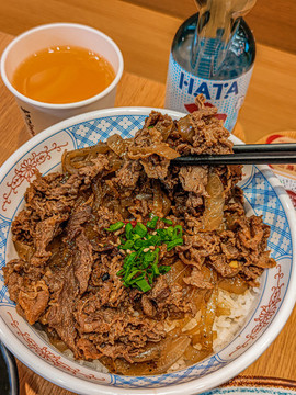 日式肥牛飯
