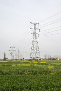 國(guó)家電網(wǎng)輸電塔
