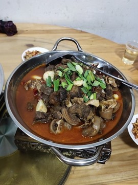 羊肉火鍋湯鍋