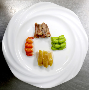 毛豆鴨胗蝦尾鴨肉四小菜