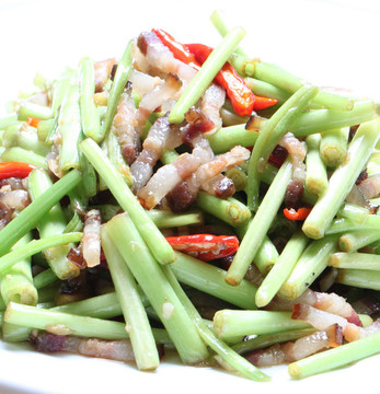 水芹菜炒臘肉