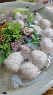 豬雜豬肉丸湯粉