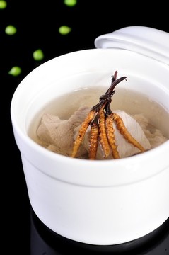 冬蟲(chóng)草燉肉汁
