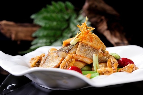 燒汁小瓜炒黃瓜魚(yú)