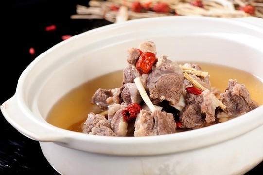 一品牛排湯