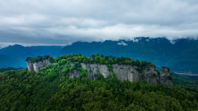 竇圌山