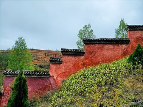 寺廟紅墻