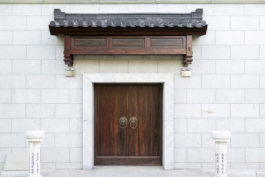 仿古建筑屋檐大門