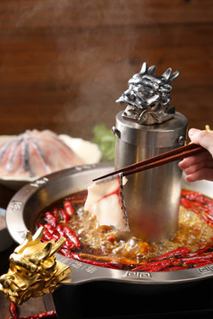 火山石魚火鍋